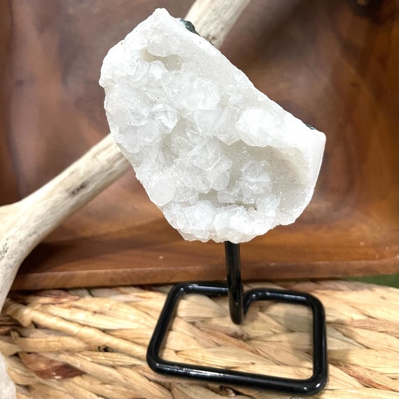 Quartz on a stand - Picture 14 of 15